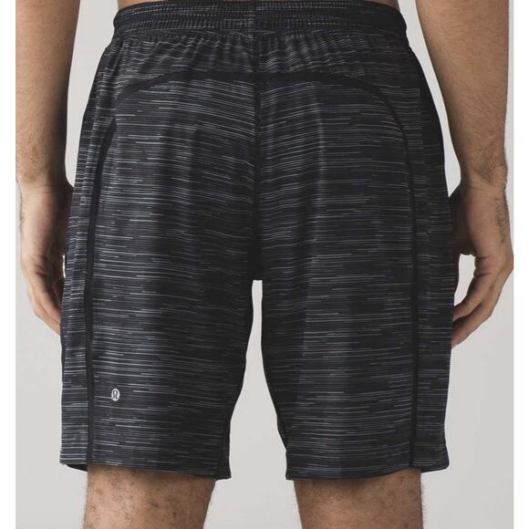 Lululemon Mens M Pace Breaker Shorts Space Dye Gray Stripe Athletic Gym Training - Picture 2 of 10